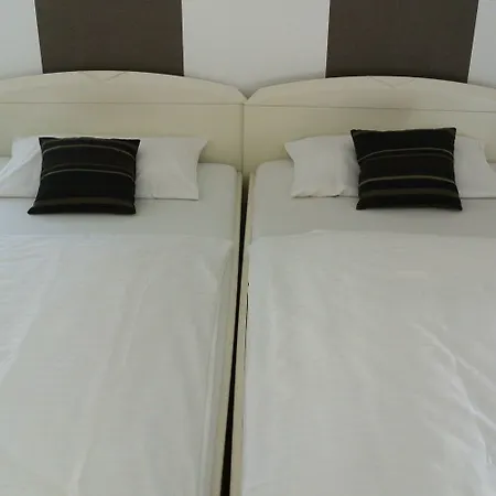 Appartementhaus Am Dom 4*